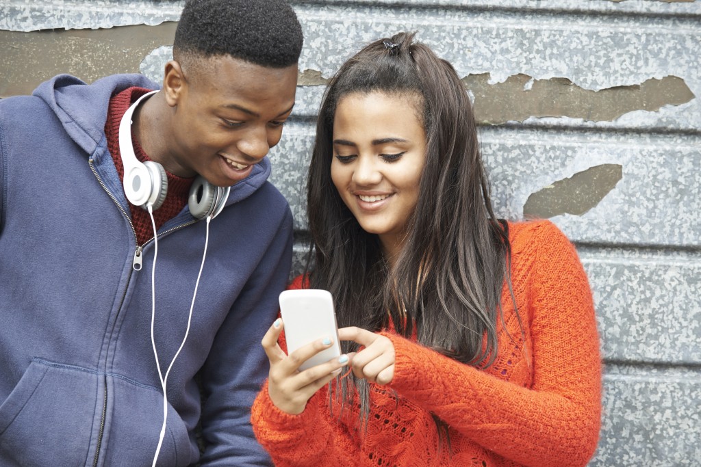 Relationships and Technology - SAVIS Youth